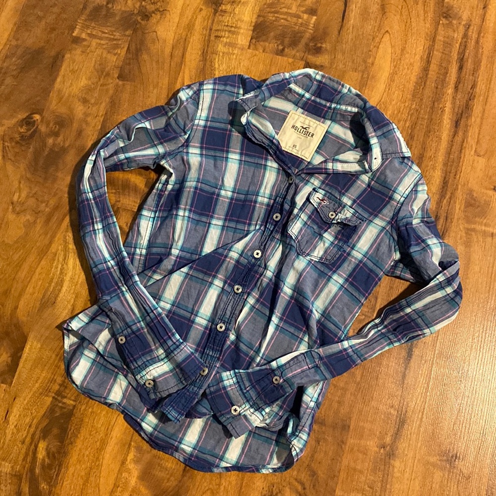 Hollister XS plaid shirt